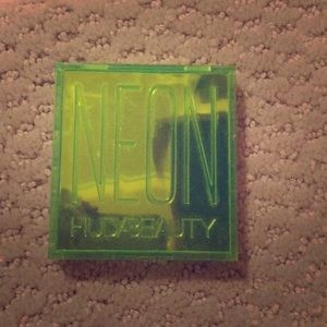 HudaBeauty Neon Green